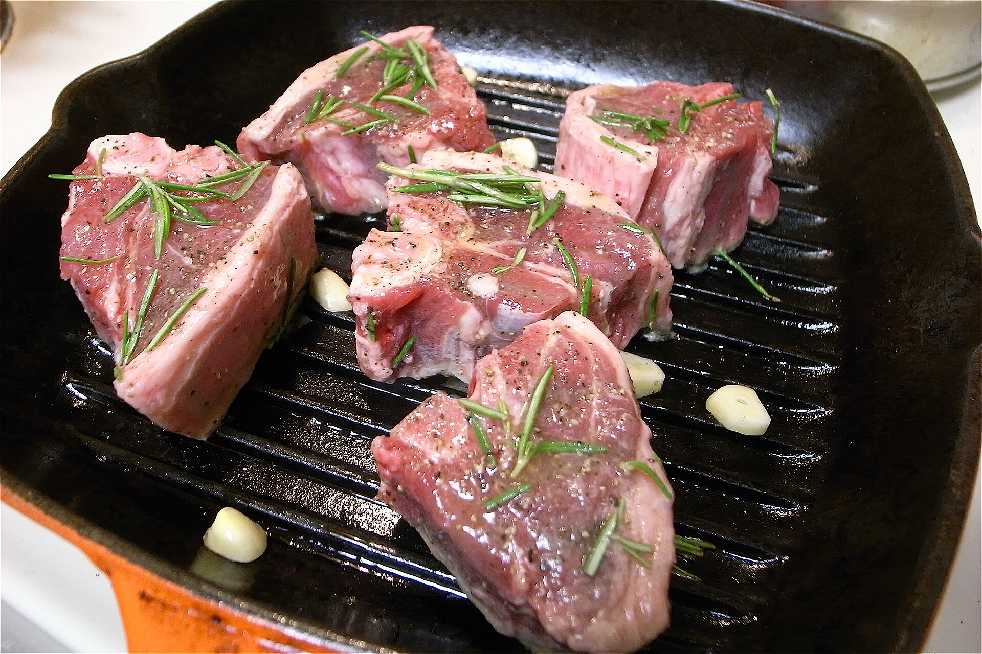 Grilled lamb loin chops