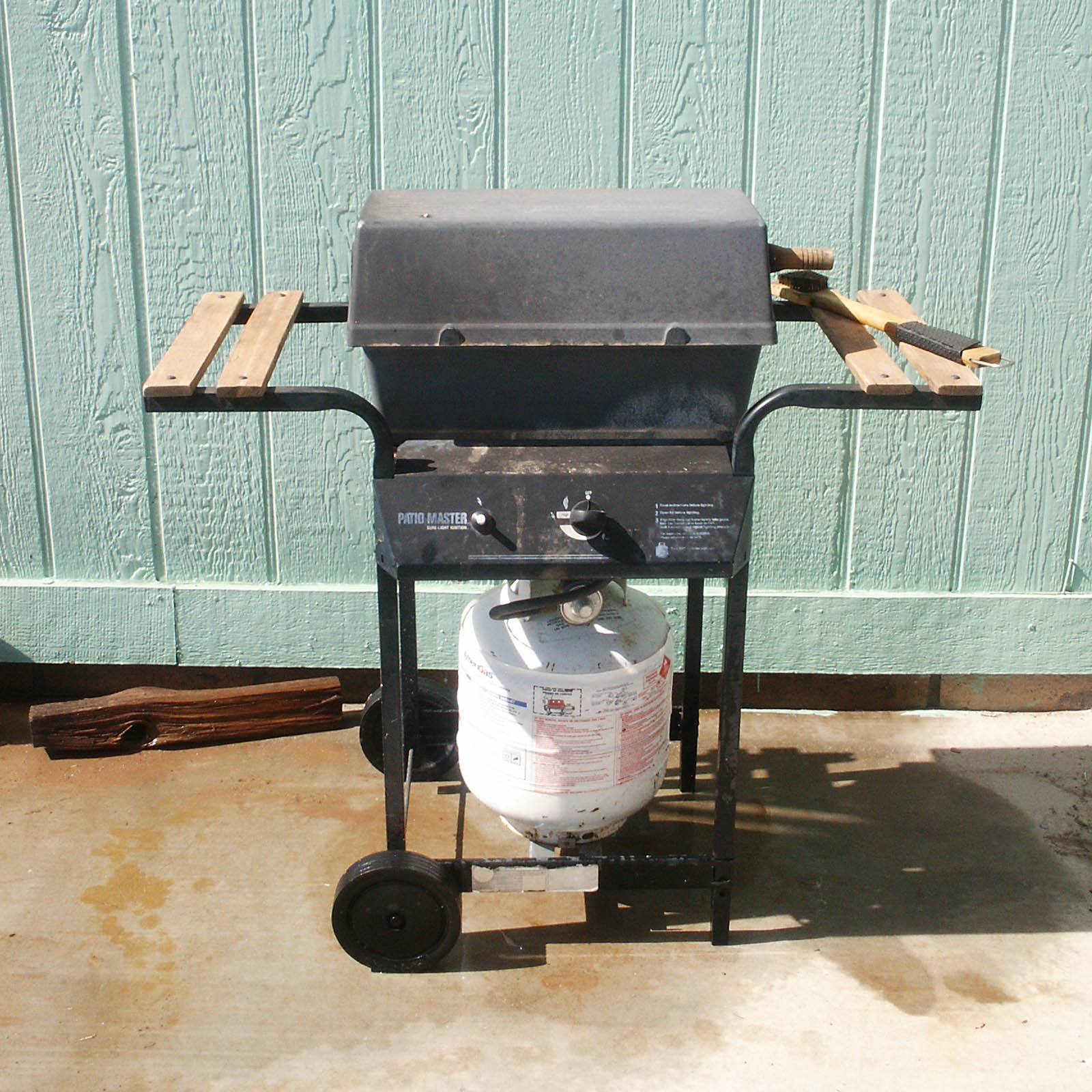 Propane gas barbecue